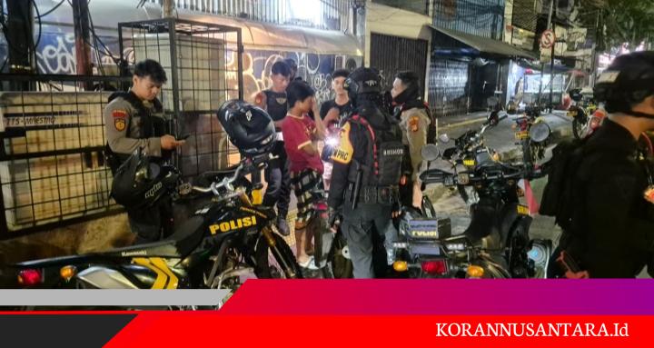Brimob Polda Metro Jaya Bergerak Semalaman, Titik Rawan Jakarta Timur Dipantau Ketat
