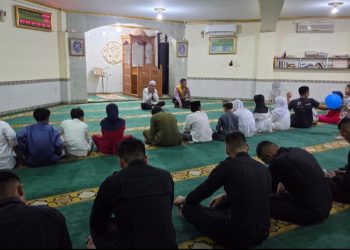 Brimob Polda Metro Jaya Tebar Kepedulian Lewat Santunan Anak Yatim dan Jumat Berkah