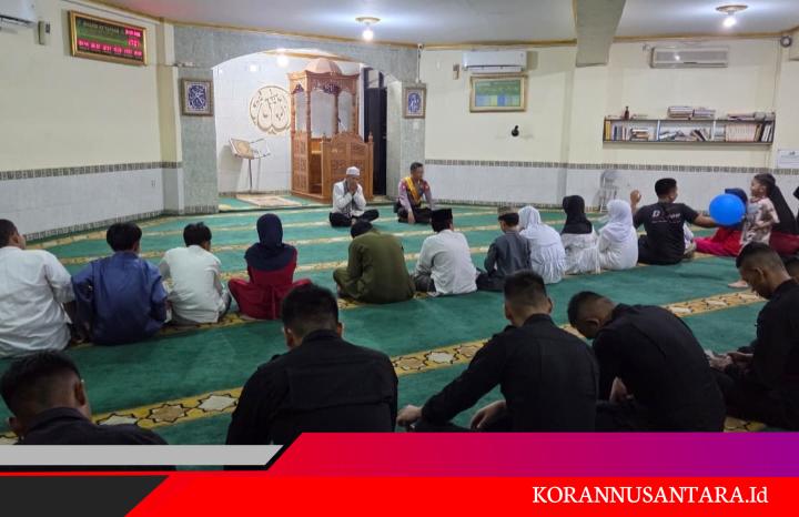 Brimob Polda Metro Jaya Tebar Kepedulian Lewat Santunan Anak Yatim dan Jumat Berkah