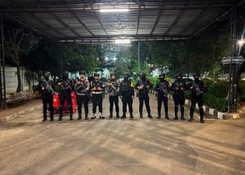 Patroli Brimob Metro Jaya Jaga Situasi Bekasi Kota Tetap Kondusif Hingga Dini Hari