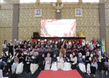 Gelar Cipta Karya Mahasiswa Pendidikan Vokasional Desain Fashion Angkat “Ragam Wastra, Satu Indonesia”