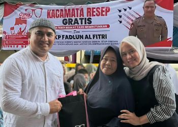 Owner Optik UD Jaya AKP Fadlun Al Fitri Bagikan Kacamata Gratis untuk Lansia dan Warga Kurang Mampu