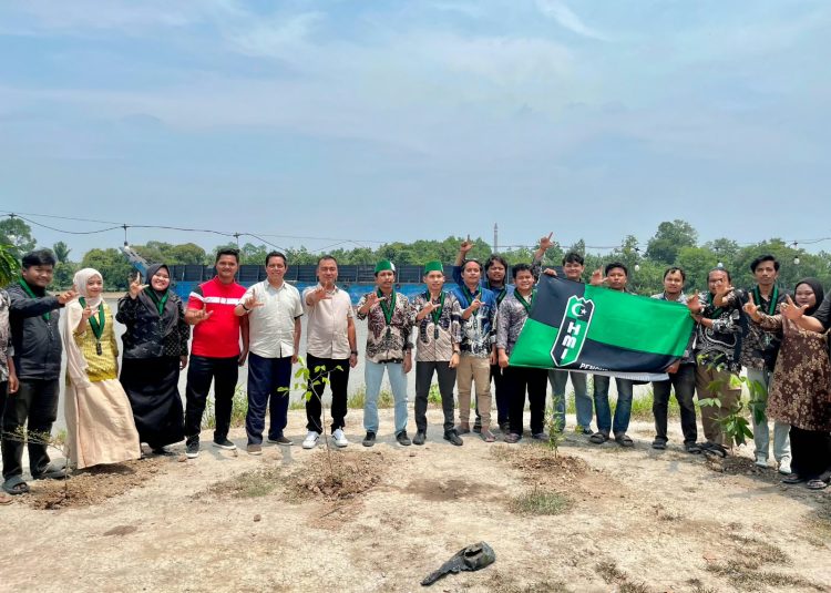HMI Pekanbaru Tanam 100 Bibit, Dorong Gerakan Hijau dan Pengelolaan Sampah