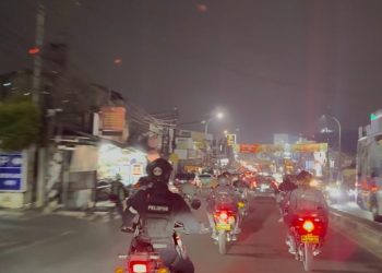 Brimob Polda Metro Jaya Sisir Sejumlah Titik di Tangsel hingga Dini Hari