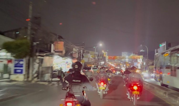 Brimob Polda Metro Jaya Sisir Sejumlah Titik di Tangsel hingga Dini Hari