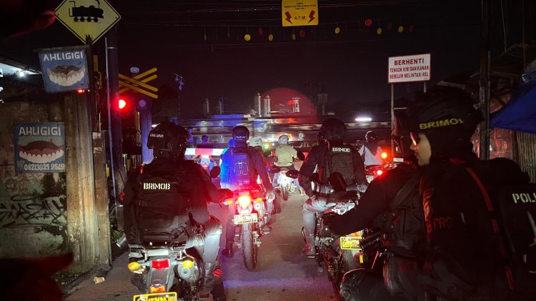 Brimob Polda Metro Jaya Perkuat Patroli Malam di Kabupaten Bekasi, Kamtibmas Terjaga