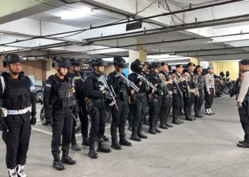 Brimob Polda Metro Jaya Amankan 2 Pemuda Diduga Hendak Tawuran di Ciracas, 4 Sajam Disita