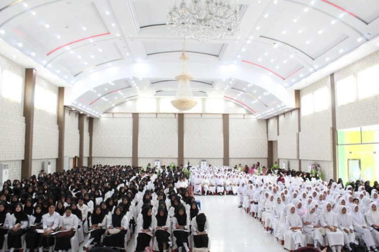 PKKMB Tahun Akademik 2026/2027 Dimulai, Rektor dan Ketua Yayasan Sambut Mahasiswa Baru Universitas Aufa Royhan di Kota Padangsidimpuan