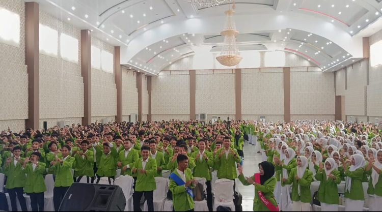 Penutupan PKKMB TA 2026/2027 Universitas Aufa Royhan, Rektor Titipkan 803 Maba untuk Junjung Karakter MARTABE