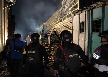 Brimob Polda Metro Jaya Sigap Amankan Lokasi Kebakaran Gudang di Bekasi