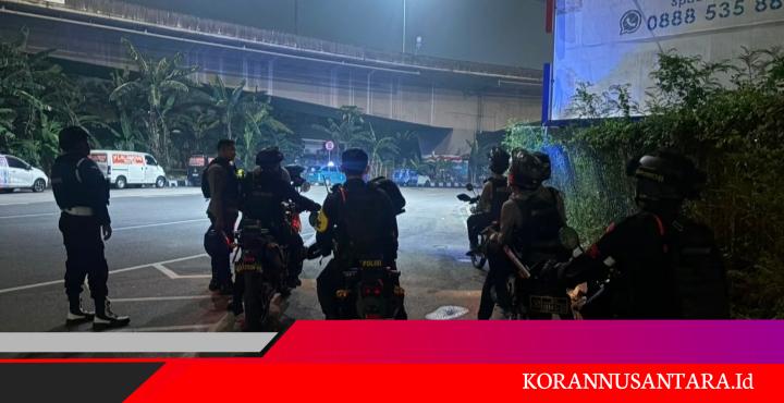 Brimob Polda Metro Jaya Respons Laporan Tawuran di Jatinegara, 2 Sajam Diamankan