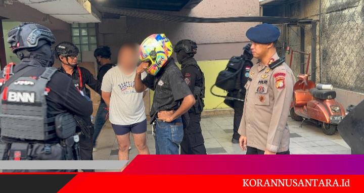 Brimob Polda Metro Jaya Back Up Penindakan BNN di Kampung Bahari, 3 Terduga Pelaku Diamankan