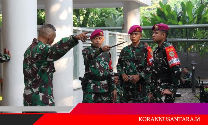 Danyon SSY IV (Danyonif 14 Marinir) BKO Paspampres Tinjau Langsung Prajurit yang Laksanakan Pengamanan Objek Vital