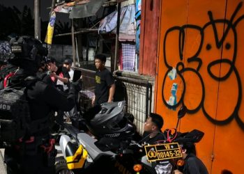 Brimob Polda Metro Jaya Bubarkan Pemuda Hendak Vandalisme di Kebon Pala Jaktim