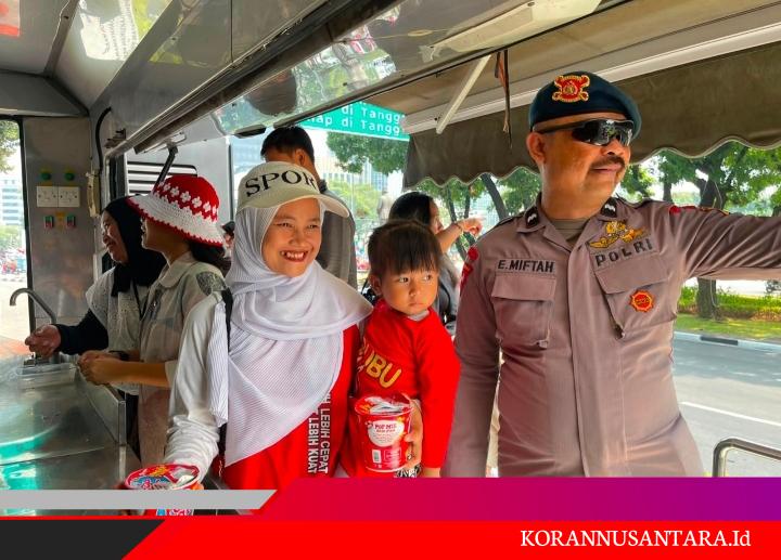 Brimob Polda Metro Jaya Hadirkan Dapur Lapangan, Beri Layanan Makanan dan Minuman Semarak HUT RI ke-81 di Monas