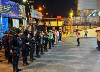 Brimob Polda Metro Jaya Amankan 3 Pemuda Diduga Hendak Tawuran di Ciracas, 9 Celurit Disita