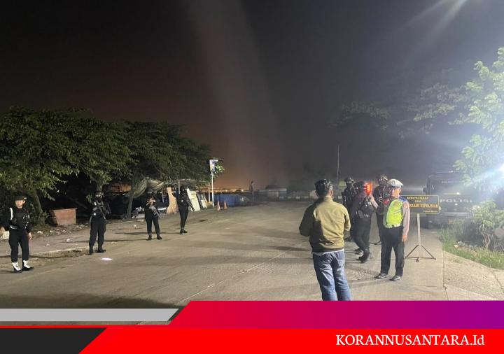 Brimob Polda Metro Jaya dan Polsek Benda Jaga Kamtibmas hingga Dini Hari