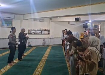 Brimob Polda Metro Jaya Tebar Kepedulian di Jumat Berkah, Berbagi Santunan untuk Anak Yatim dan Doa Bersama