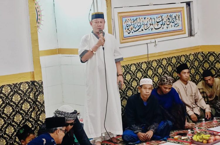 Tradisi Berebut Telur dan Uang Warnai Maulid Nabi di Pejagalan