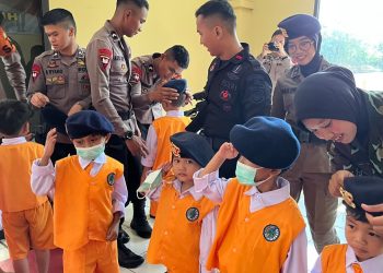 Batalyon D Pelopor Kenalkan Profesi Brimob kepada Siswa TK Kemala Bhayangkari 08 Cikarang