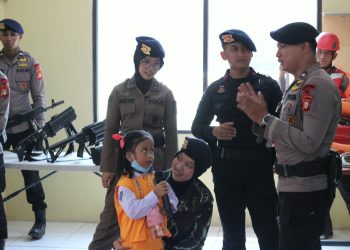 Batalyon D Pelopor Kenalkan Profesi Brimob kepada Siswa TK Kemala Bhayangkari 08 Cikarang