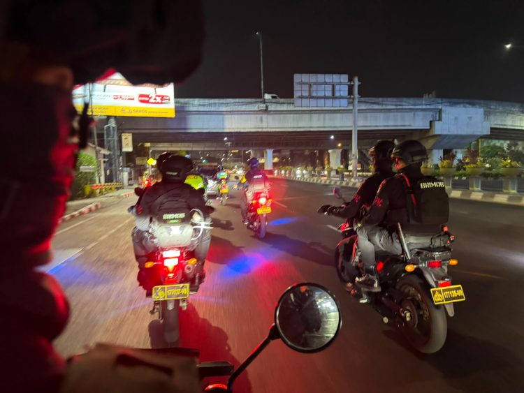 Patmob Brimob Gelar Patroli Rayonisasi, Antisipasi Tawuran dan Kejahatan Jalanan di Bekasi Kota