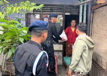 Brimob Polda Metro Jaya Peduli Tulus Berbagi, Tebar Kebaikan Salurkan Bansos untuk Warga Tangerang