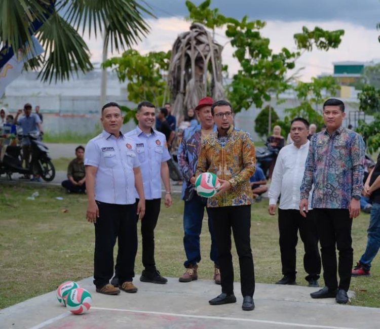 Buka Turnamen Voli Piala Ketua MPKT Labusel, Bupati Fery Ajak Pemuda Aktif dan Jauhi Narkoba