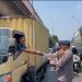 Brimob Metro Jaya Peduli Tulus Berbagi, 300 Paket Makanan untuk Warga Ciputat