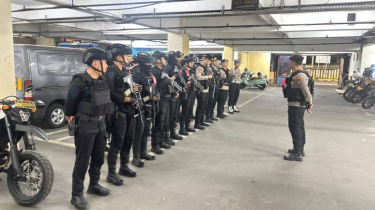 Brimob Polda Metro Jaya Jaga Kamtibmas Antisipasi Tawuran dan Kejahatan Jalanan di Jaktim