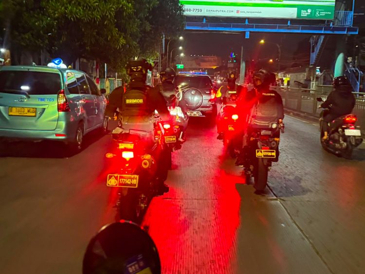Brimob Patmob D 73 Gelar Patroli Rayonisasi di Wilayah Bekasi Kota, Antisipasi Gangguan Kamtibmas