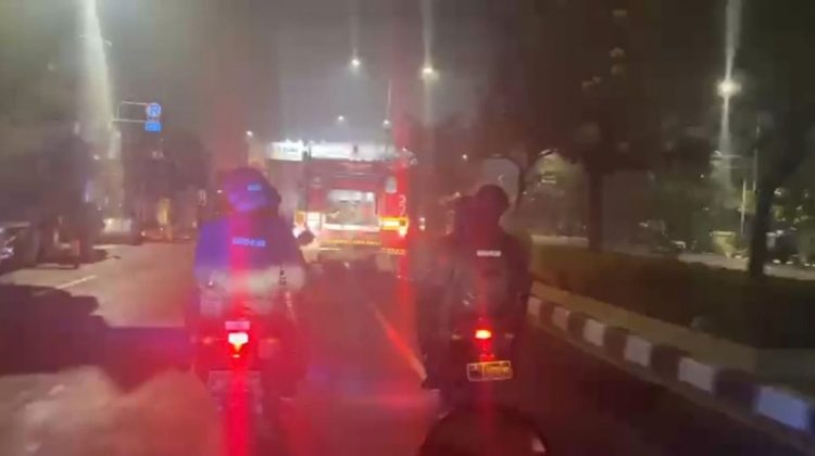 Brimob Polda Metro Jaya Cegah Gangguan Kamtibmas, Amankan Lokasi Kebakaran Pabrik dan Rumah Kosong di Bekasi