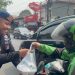 Brimob Peduli Tulus Berbagi, 300 Nasi Box Dibagikan di Ciputat
