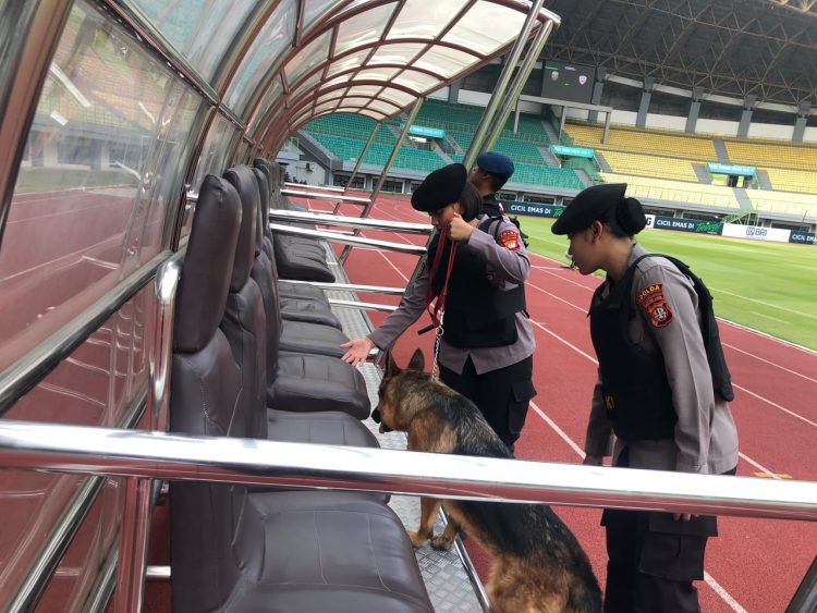 Brimob Metro Jaya Pastikan Stadion Patriot Steril Sebelum Laga Liga 2