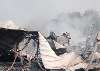 Gudang Biji Plastik di Cikarang Terbakar, 6 Armada Damkar Dikerahkan
