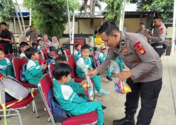 Belajar Sambil Bermain, Brimob Metro Jaya Kenalkan Dunia Kepolisian kepada Anak TK Islam Yakpii