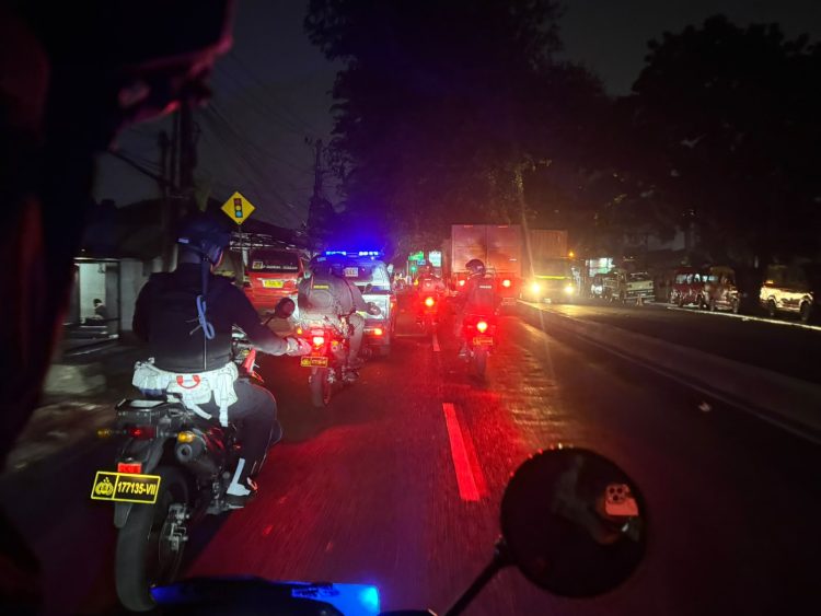 Patroli Brimob D 73 Kompi 2 Antisipasi Gangguan Kamtibmas di Wilayah Bekasi Kota
