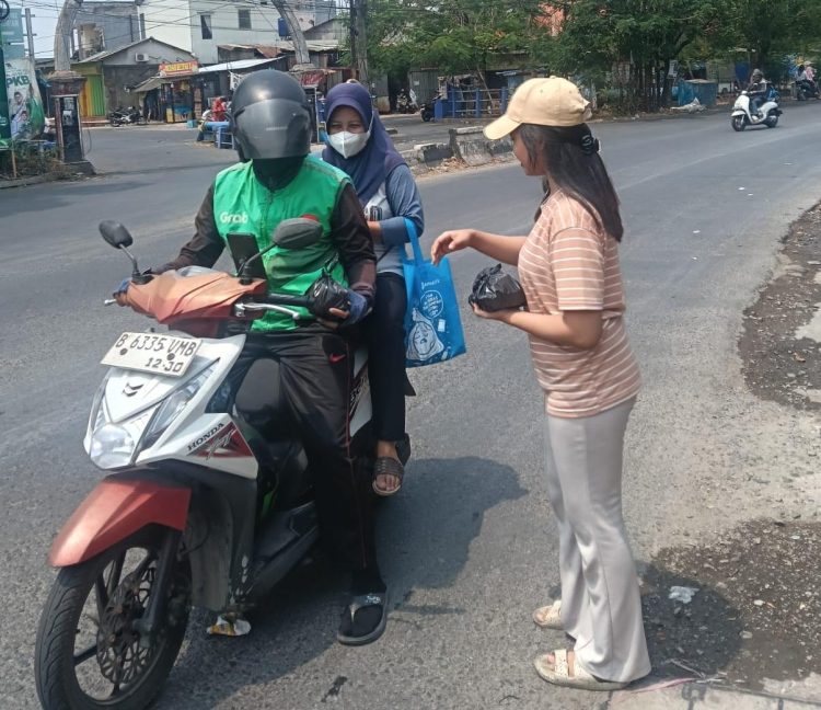 Jumat Berkah AlapAlapNews Hadir Berbagi untuk Sesama