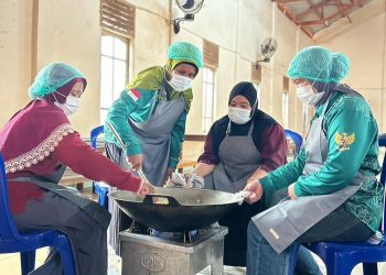 Masyarakat Salor Dapat Pelatihan Budidaya Lele dan Pemanfaatan Maggot dari TEP 15 IPB