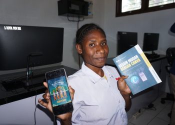 Siswa SMAN Plus Urumb Belajar Promosikan Produk Papua dengan Canva dan AI