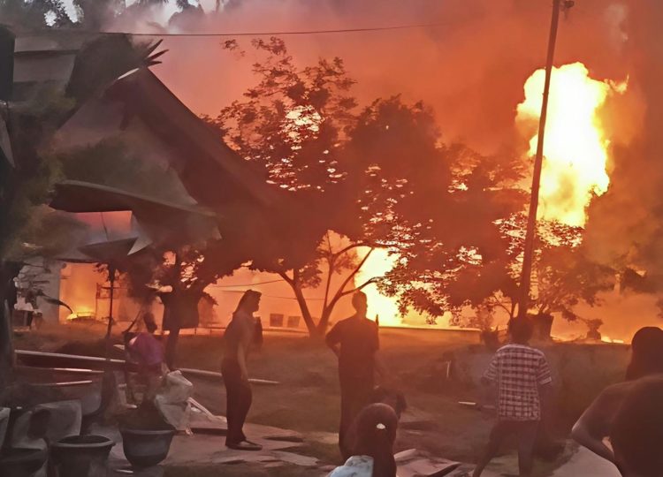 Kebakaran Hanguskan Rumah dan Mobil di Aek Raso, Kerugian Ditaksir Rp500 Juta