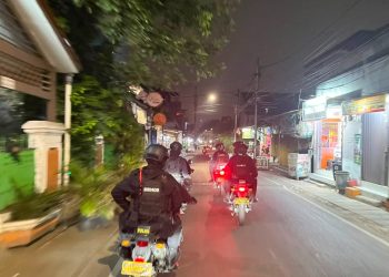 Brimob Metro Jaya Patroli Malam Cegah Tawuran , Pastikan Jakbar Kondusif