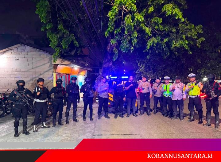 Patroli Patmob D 73 Kompi 2 Batalyon D Pelopor Medan Satria Antisipasi Gangguan Kamtibmas di Bekasi Kota