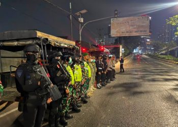 Patmob D 73 Kompi 2 Batalyon D Pelopor Medan Satria Gelar Patroli Antisipasi Gangguan Kamtibmas di Bekasi Kota