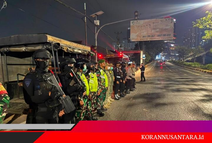 Patmob D 73 Kompi 2 Batalyon D Pelopor Medan Satria Gelar Patroli Antisipasi Gangguan Kamtibmas di Bekasi Kota