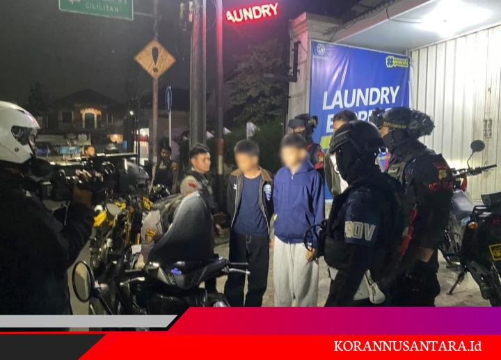 Patroli Brimob Metro Jaya Amankan 9 Orang dan 9 Klip Tembakau Sintetis di Cibubur