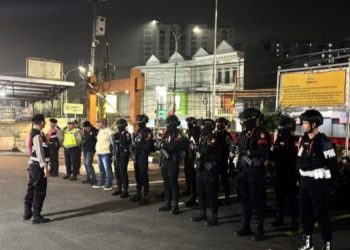 Brimob Polda Metro Jaya Cegah Gangguan Kamtibmas Sisir Tangsel hingga Dini Hari