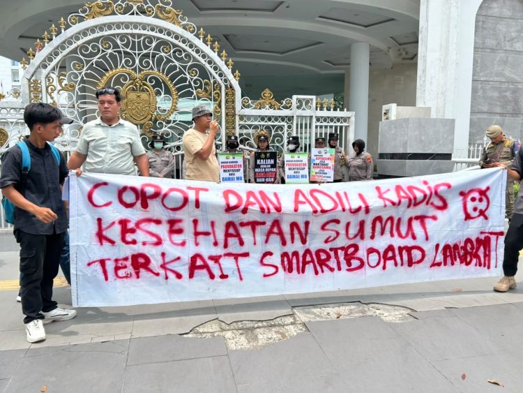JMI Gelar Aksi di Kantor Gubernur Sumut, Desak Kadinkes Dinonaktifkan Terkait Kasus Smartboard Langkat