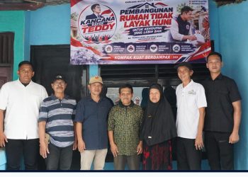 Puluhan Tahun Tinggal di Rumah Bocor, Idris Supono Terima Bantuan Renovasi dari Kancana Bapak Teddy
