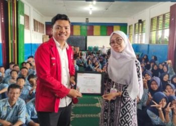 Sarinah Educate GMNI Pematangsiantar Ajak Pelajar Berani Lawan Perundungan di Sekolah